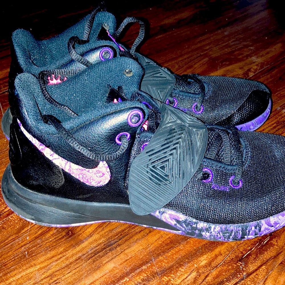 Kyrie flytrap 3’s - Picture 2 of 2